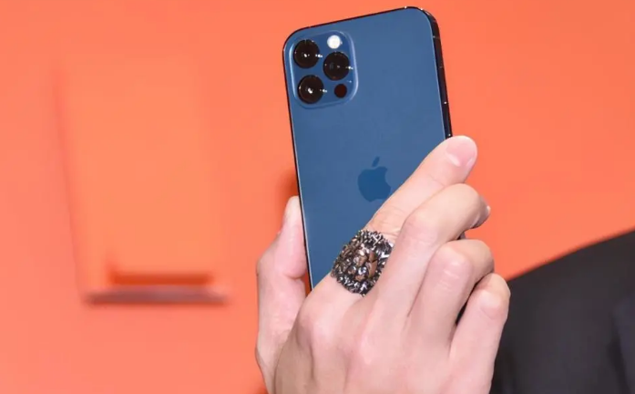 梨树苹果手机维修分享iPhone12系列重启方法教程 